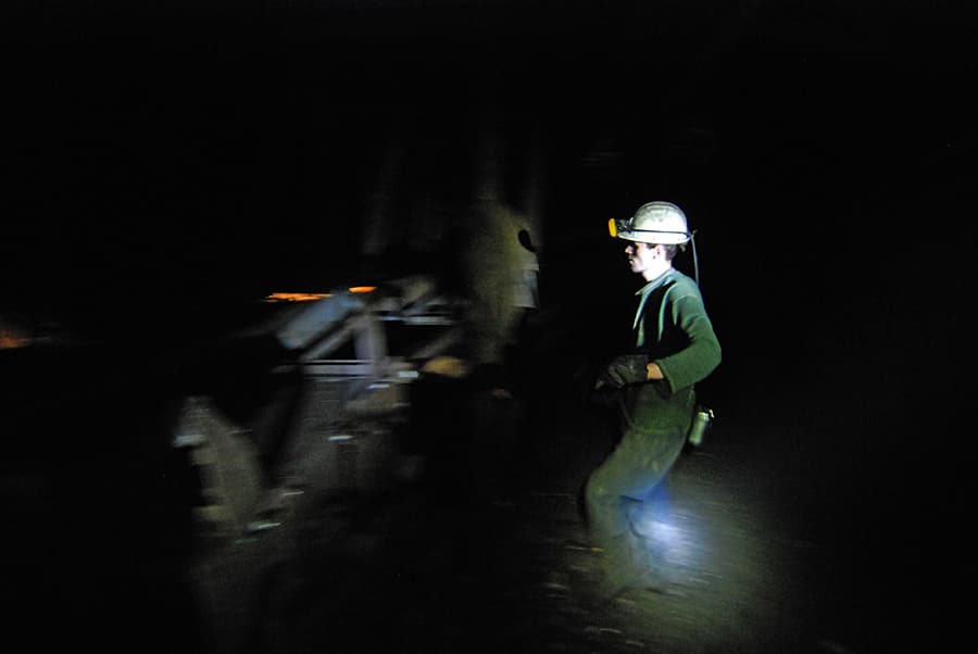 Miners are in God's hands, photograph 5 of 9